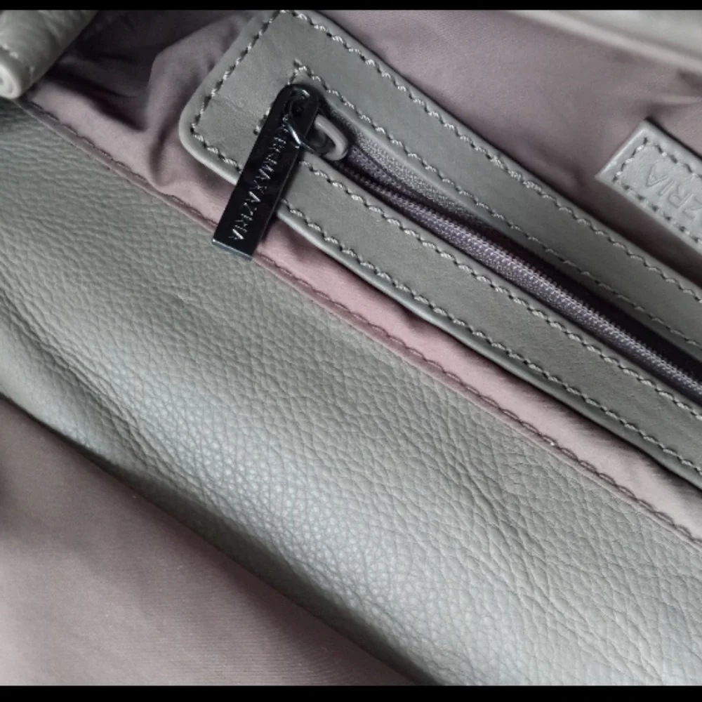 BCBGMaxazria Vintage Taupe Quilted Satchel Handbag 👜